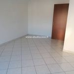 Affitto 4 camera appartamento di 100 m² in Crotone