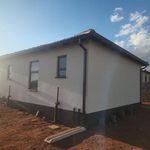 Rent 3 bedroom house of 330 m² in Soweto