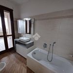Affitto 4 camera appartamento di 170 m² in Bergamo