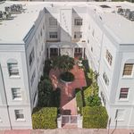 Rent 1 bedroom apartment of 730 m² in Miami Beach