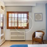 Rent 7 bedroom house of 378 m² in Godella