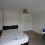 Rent 3 bedroom house in  Burlington Road - Polygon