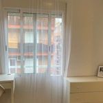 Rent a room of 79 m² in València