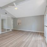 Rent 4 bedroom apartment of 248 m² in Agoura Hills