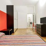 Rent a room of 129 m² in Milano