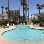 Rent 2 bedroom apartment of 109 m² in Palm Springs
