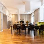 Rent 4 bedroom apartment of 138 m² in Budapest