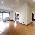 Rent 3 bedroom house of 90 m² in Roma