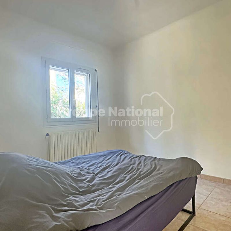 Location appartement 4 pièces 89 m² Arles (13200)