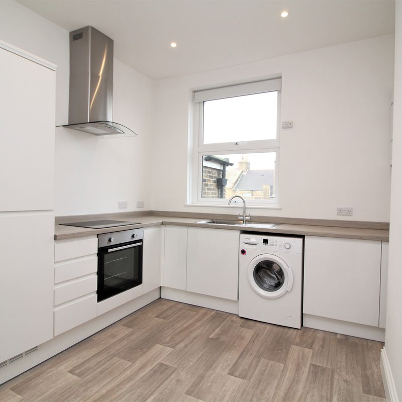 2 bed flat to rent in west cliff road, ramsgate, ct11