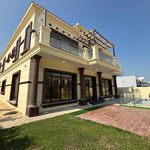 Rent 5 bedroom house of 599 m² in Dubai