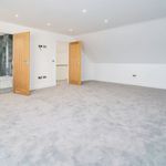 Rent 5 bedroom apartment in Waltham Abbey