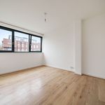Rent 4 bedroom apartment of 84 m² in London