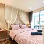 Rent 4 bedroom house of 250 m² in Phra Khanong Tai