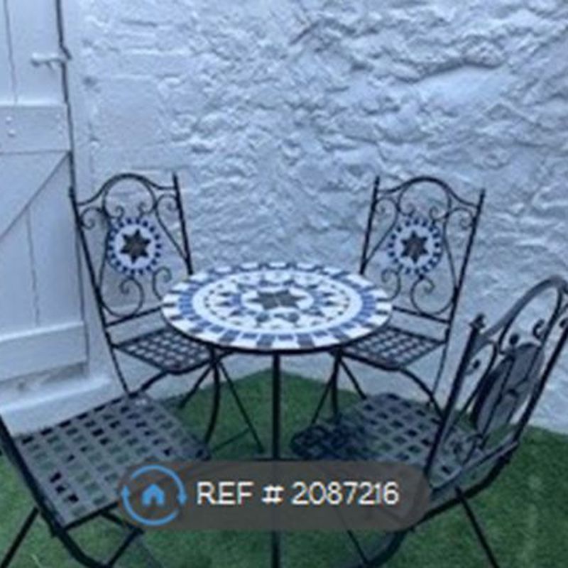 Room to rent in Richmond Terrace, Beer, Seaton EX12