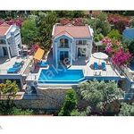 Rent 4 bedroom house of 200 m² in Antalya