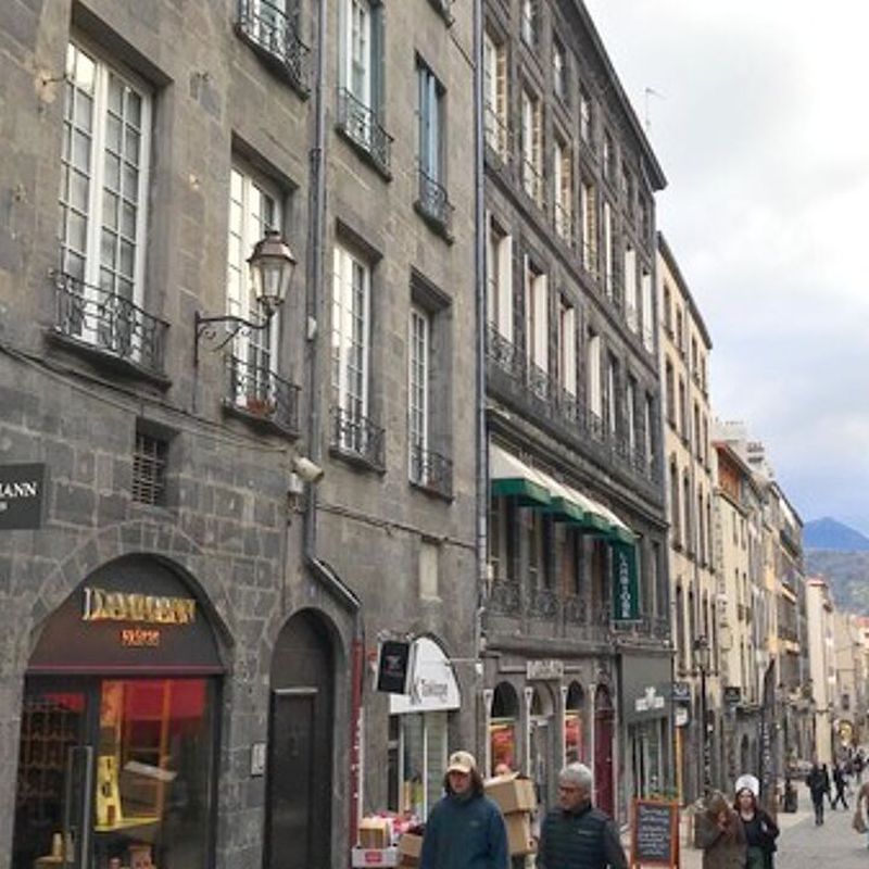 Location appartement 5 pièces 124 m² Clermont-Ferrand (63000)