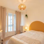 Rent 5 bedroom apartment of 89 m² in Venissieux