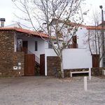 Rent 2 bedroom house of 100 m² in Janeiro de Baixo