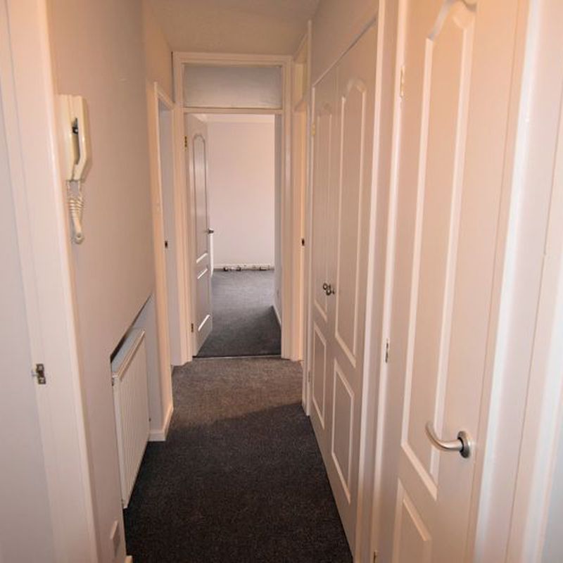 2 bed flat to let in Stour Close, West Midlands, B63 Hawne
