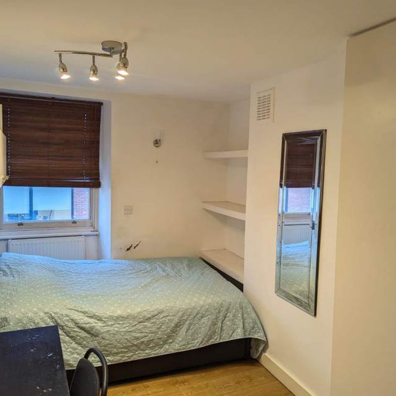 W1T Lettings of London is pleased to offer this SPACIOUS DOUBLE ROOM. Available Now.