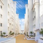 Rent 1 bedroom apartment of 60 m² in Estepona