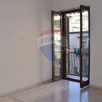 Rent 3 bedroom apartment of 60 m² in Napoli