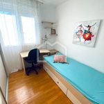 Najam 4 spavaće sobe stan od 92 m² u Split