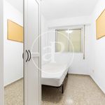 Rent 4 bedroom apartment of 110 m² in València