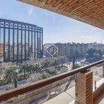 Rent 4 bedroom apartment of 194 m² in València