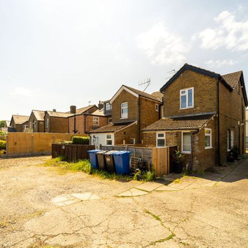Flat to rent in Alma Road, Eton Wick, Windsor, Berkshire SL4