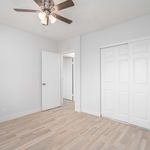 Rent 2 bedroom apartment of 64 m² in Long Beach