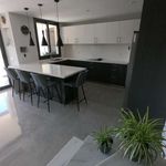 Rent 5 bedroom apartment of 442 m² in València