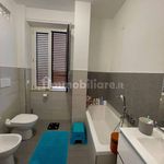 Affitto 4 camera appartamento di 131 m² in Garbagnate Milanese