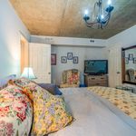 Rent 2 bedroom apartment of 94 m² in Fairfax
