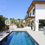 Rent 4 bedroom house of 420 m² in Anglet