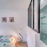 Rent 6 bedroom apartment of 150 m² in Paris