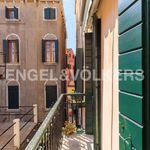 Rent 5 bedroom apartment of 225 m² in Venezia