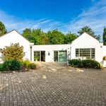 Rent 6 bedroom house of 420 m² in Kraainem