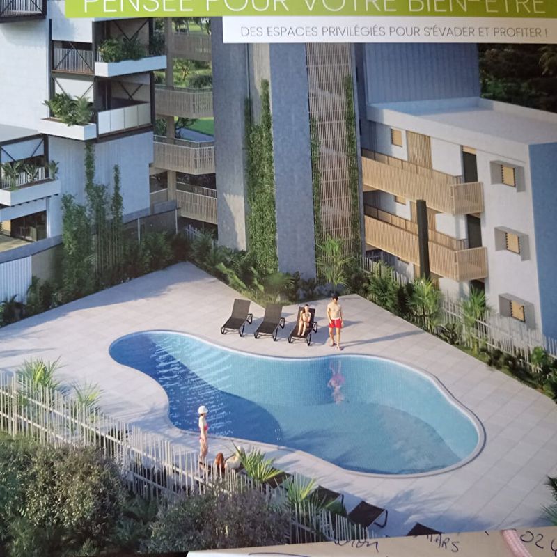 Les bas de la possession T3  De 62,5 m²  environ en rez de jardin  d'environ 94,5 m² avec piscine