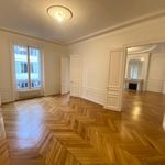 Appartement de 208 m² avec 6 chambre(s) en location à Paris