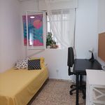 Rent 3 bedroom apartment in Sevilla