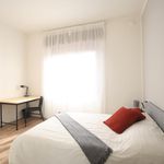 Affitto 4 camera appartamento in Modena