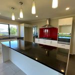 Rent 4 bedroom house of 654 m² in New Plymouth