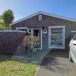 Rent 2 bedroom house of 54 m² in Cape Town