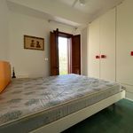 Rent 4 bedroom house of 120 m² in Montauro