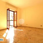 Affitto 5 camera appartamento di 156 m² in Palermo