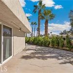 Rent 2 bedroom apartment of 77 m² in Palm Springs