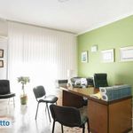 Affitto 5 camera appartamento di 128 m² in Catania