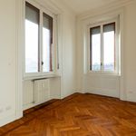 Rent 4 bedroom apartment of 250 m² in Milano